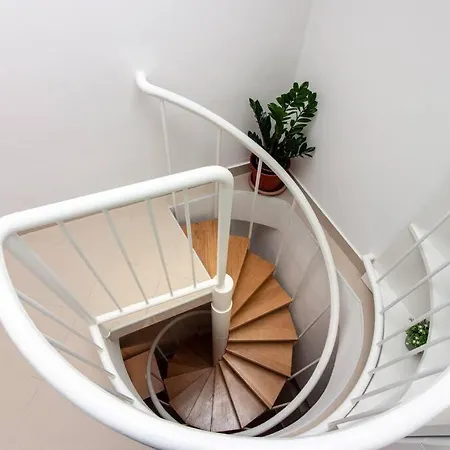 Nice 2 Floors 2 Bathroom In Center Apartman *